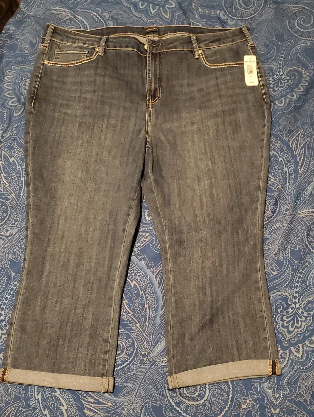 Women’s Dark Wash Capri Jeans - Blue - Picture 2 of 6